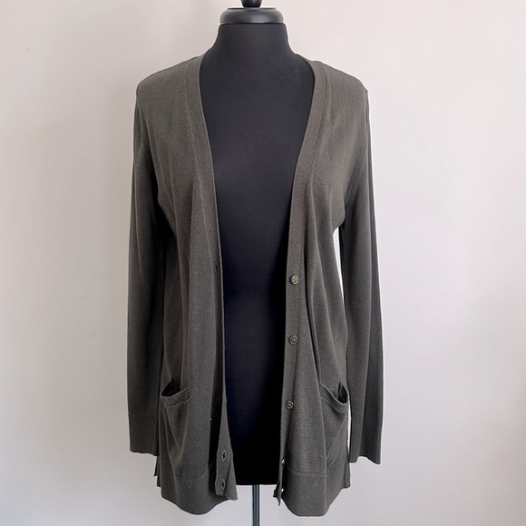 Croft&Barrow Women’s Army Green Cardigan - Picture 1 of 6
